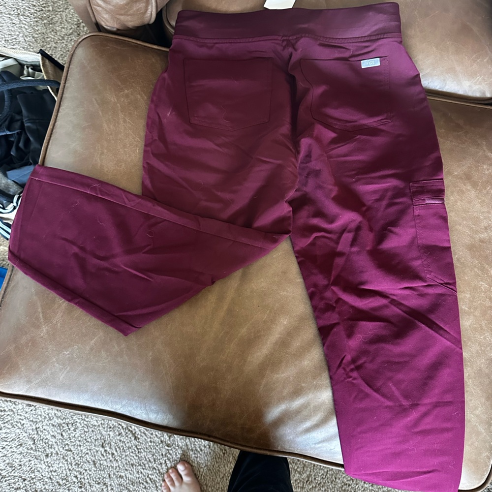 Figs Women's Scrub Pants in Wine